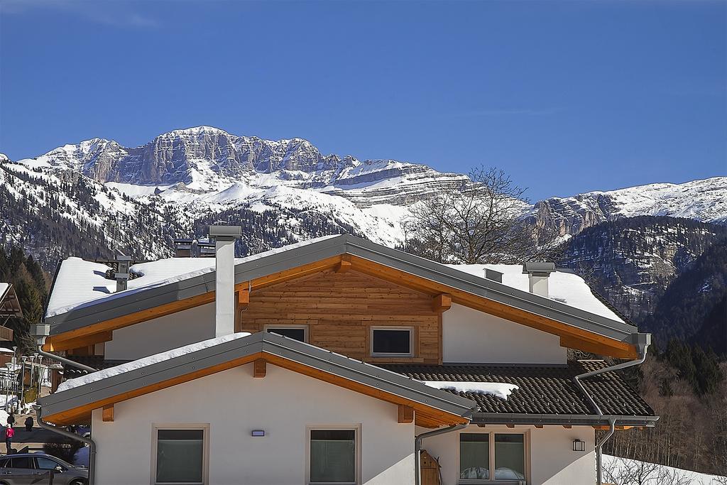 Dolomiti Di Brenta House Lägenhet Madonna Rum bild